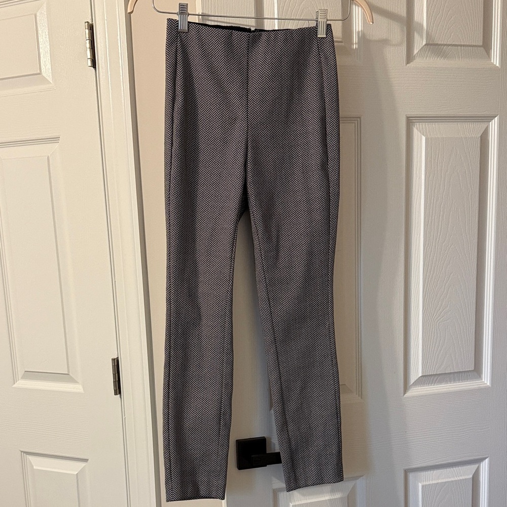 Gray Patterned Leggings - image 1